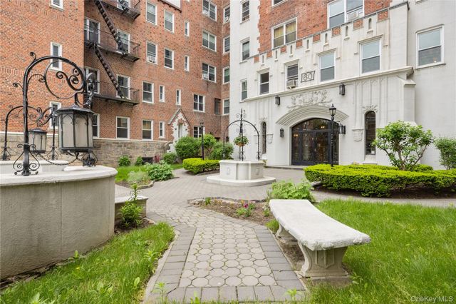60 W Broad Street 1G, Mount Vernon, NY 10552
