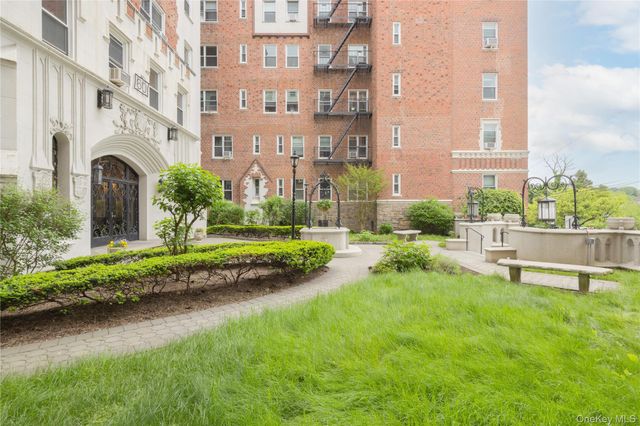 60 W Broad Street 1G, Mount Vernon, NY 10552
