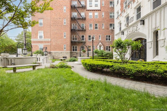 60 W Broad Street 1G, Mount Vernon, NY 10552