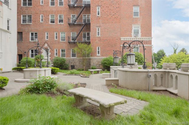 60 W Broad Street 1G, Mount Vernon, NY 10552