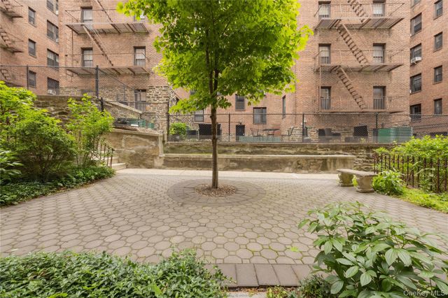 60 W Broad Street 1G, Mount Vernon, NY 10552