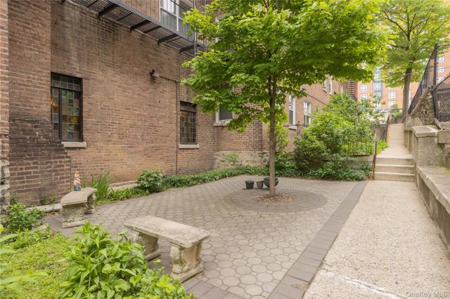 60 W Broad Street 1G, Mount Vernon, NY 10552