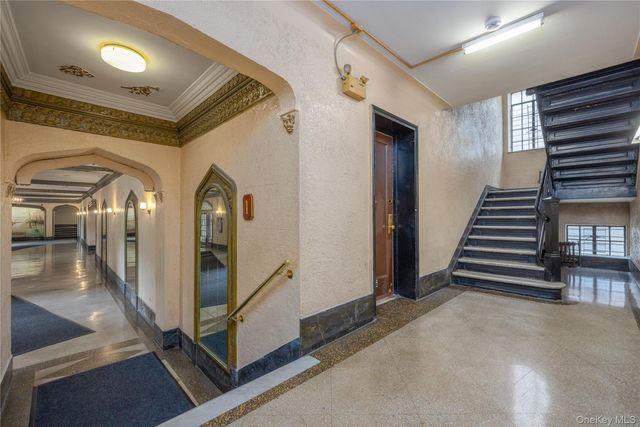 60 W Broad Street 1G, Mount Vernon, NY 10552