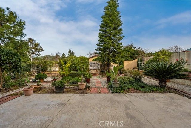 1 Red Oak, Pomona, CA 91766