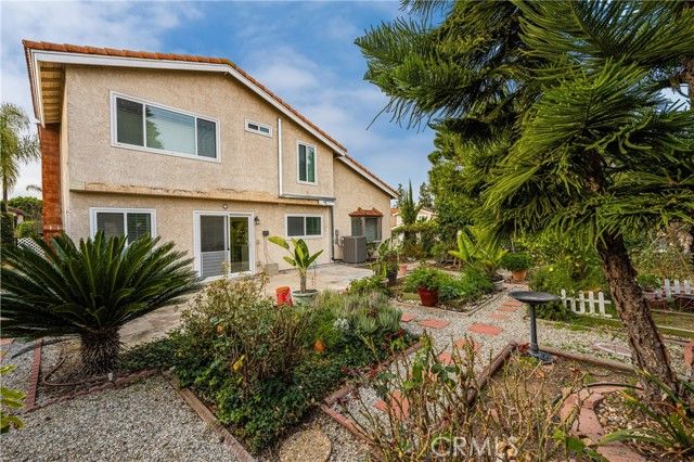 1 Red Oak, Pomona, CA 91766