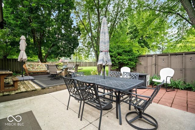 807 Coffee Tree Court, Noblesville, IN 46062