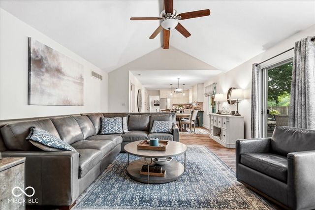 807 Coffee Tree Court, Noblesville, IN 46062