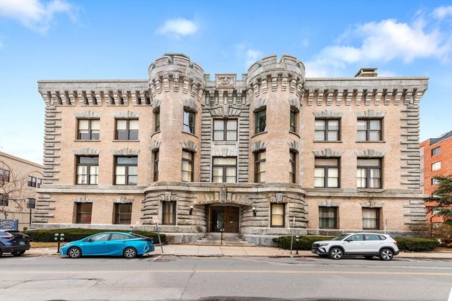 92 High Street T31, Medford, MA 02155