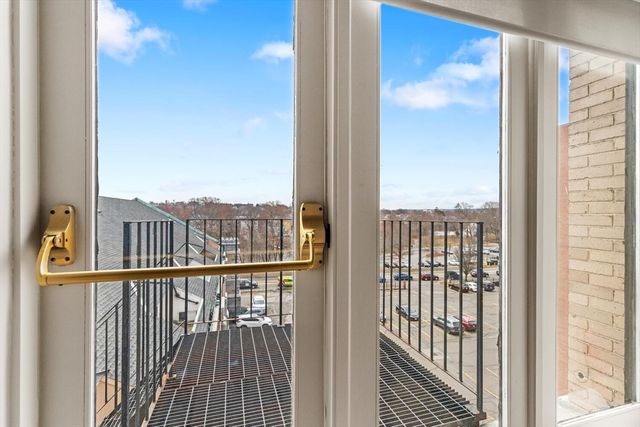 92 High Street T31, Medford, MA 02155