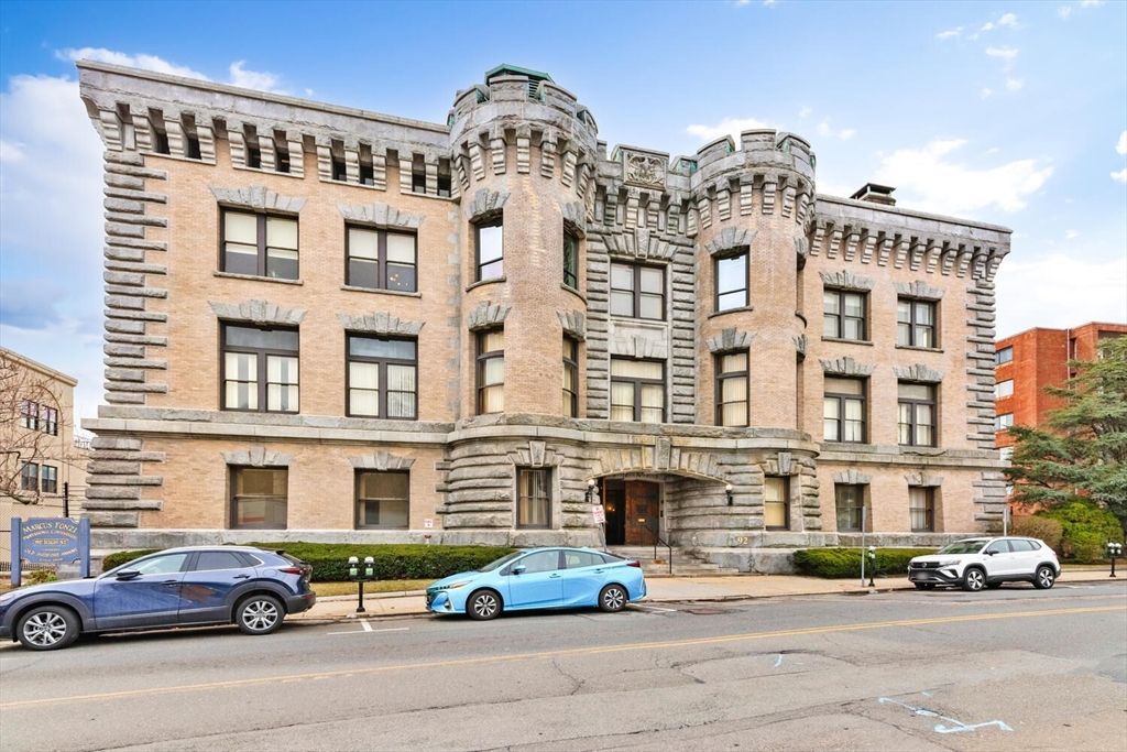 92 High Street T31, Medford, MA 02155