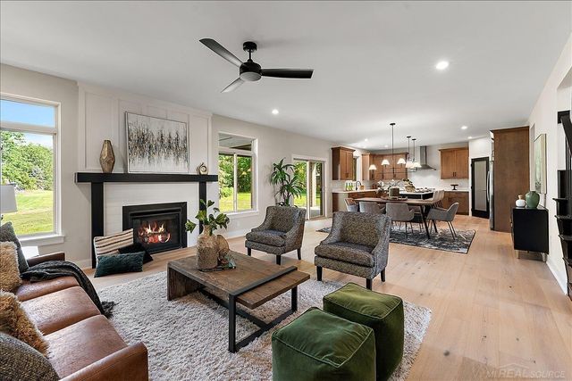 49309 Bayshore Drive, Chesterfield Twp, MI 48047