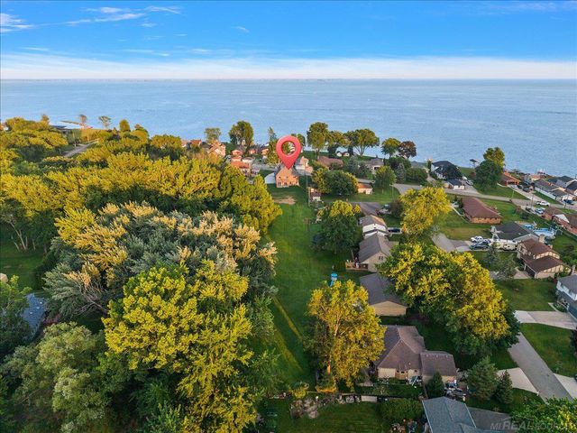 49309 Bayshore Drive, Chesterfield Twp, MI 48047