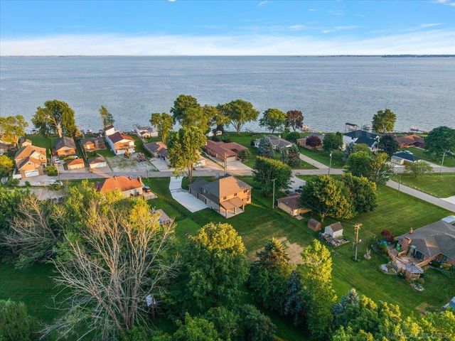 49309 Bayshore Drive, Chesterfield Twp, MI 48047