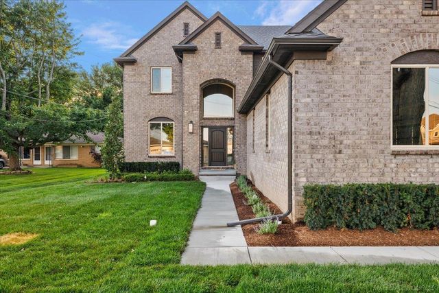 49309 Bayshore Drive, Chesterfield Twp, MI 48047
