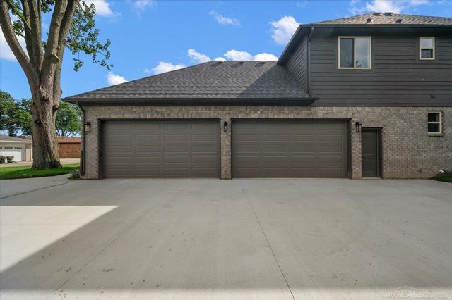 49309 Bayshore Drive, Chesterfield Twp, MI 48047