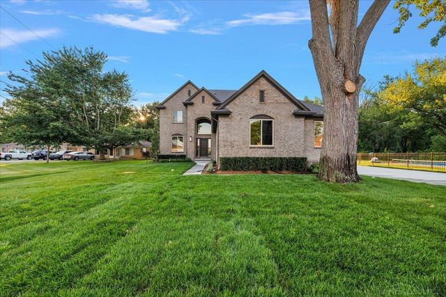 49309 Bayshore Drive, Chesterfield Twp, MI 48047