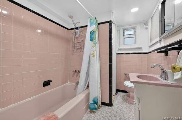 102-08 62nd Road, Forest Hills, NY 11375