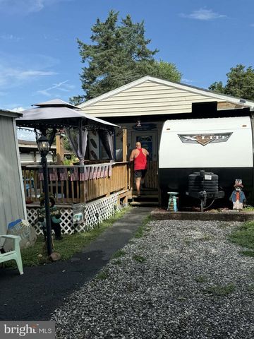 BLOCK 11 LOT 14 HOT SPRINGS AVE, Falling Waters, WV 25419