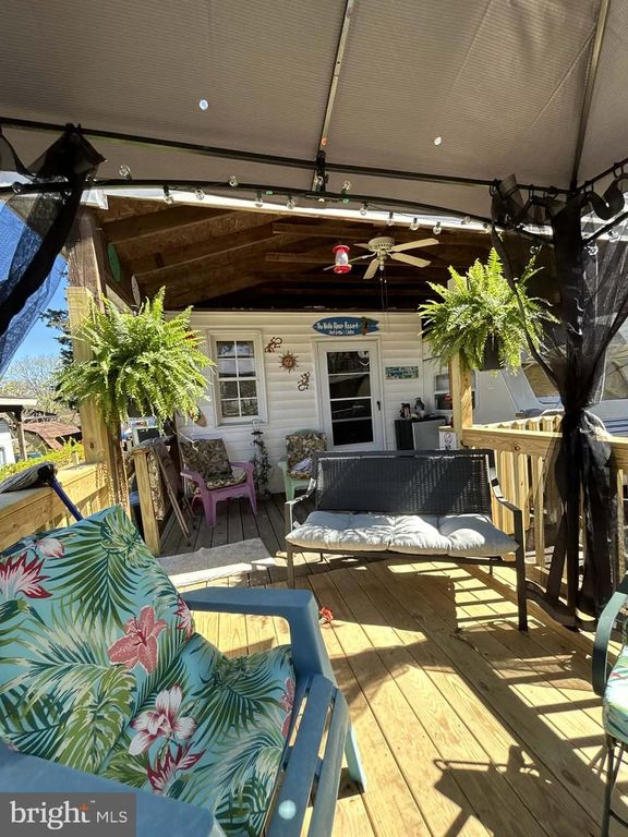 Image 1 of property listing at BLOCK 11 LOT 14 HOT SPRINGS AVE, Falling Waters, WV 25419