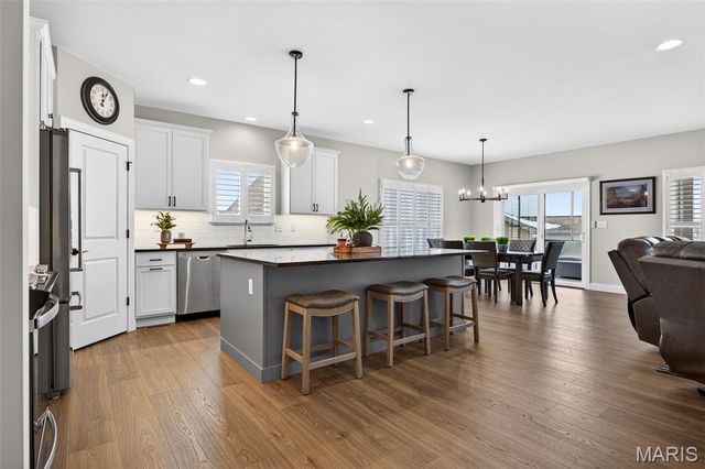 127 Columbia Meadows Lane, O'fallon, MO 63366