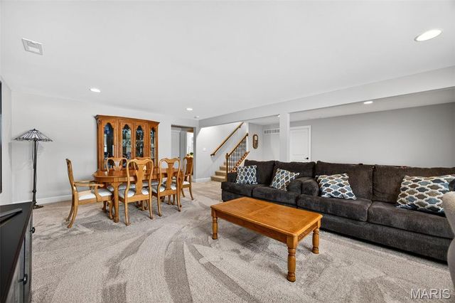 127 Columbia Meadows Lane, O'fallon, MO 63366