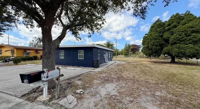 24 SW 10th Avenue, Delray Beach, FL 33444