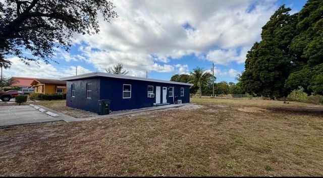 24 SW 10th Avenue, Delray Beach, FL 33444