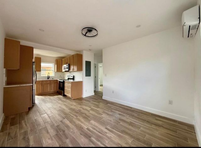 24 SW 10th Avenue, Delray Beach, FL 33444
