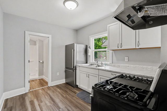 1117 Mills Street, Kalamazoo, MI 49001