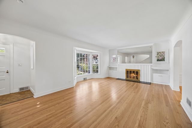 241 Southcote Road, Riverside, IL 60546