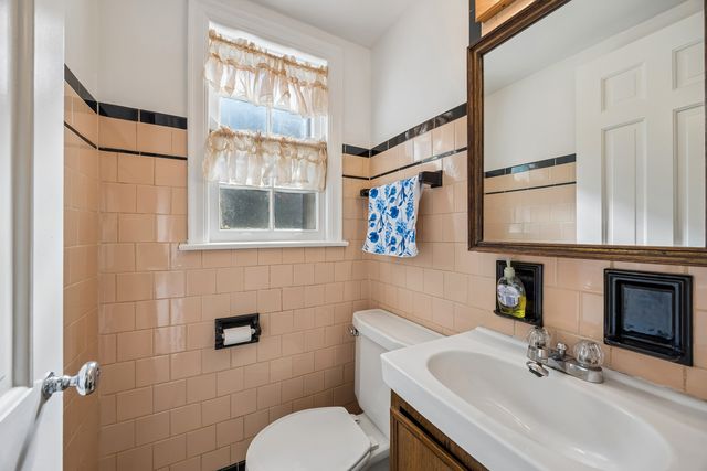 241 Southcote Road, Riverside, IL 60546
