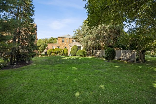241 Southcote Road, Riverside, IL 60546