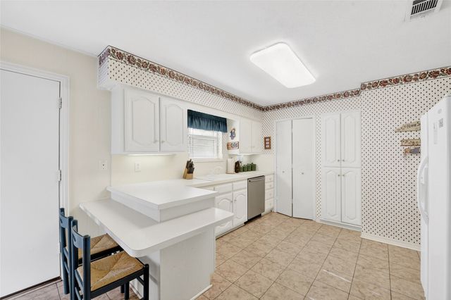 12118 Ridgefair Place, Farmers Branch, TX 75234