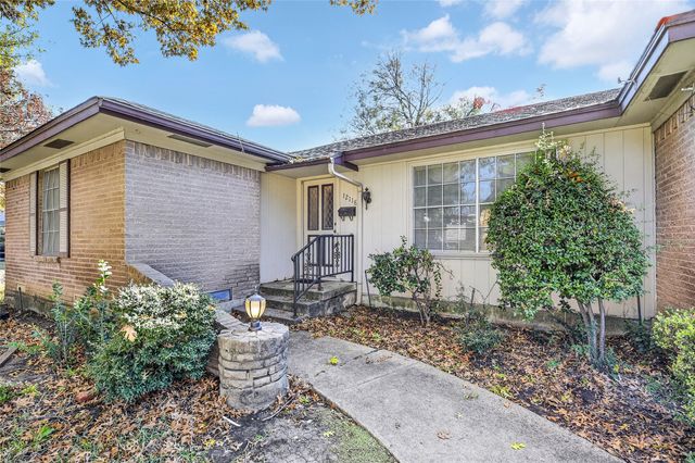 12118 Ridgefair Place, Farmers Branch, TX 75234