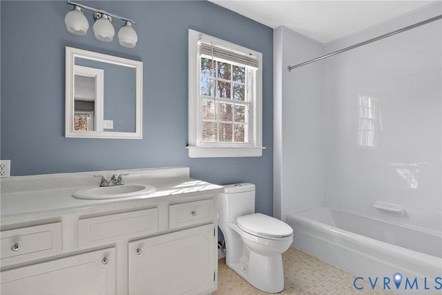 1401 Traway Dr, North Chesterfield, VA 23235