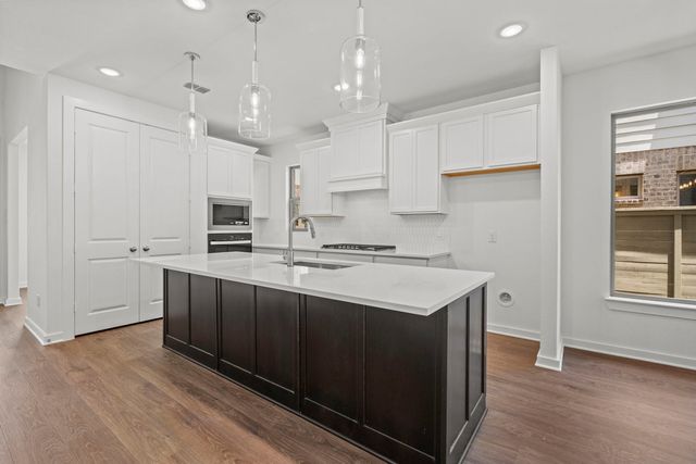 9221 Rolling Meadow Way, Denton, TX 76207