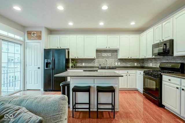 1104 Cavendish Drive, Carmel, IN 46032