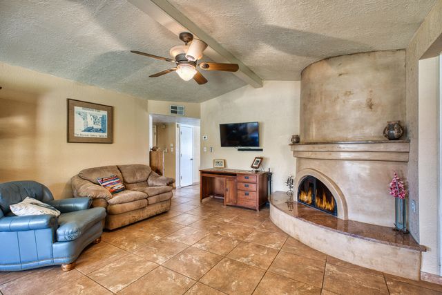 6800 Orphelia Avenue NE, Albuquerque, NM 87109