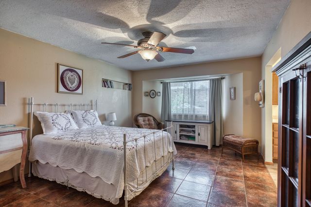 6800 Orphelia Avenue NE, Albuquerque, NM 87109