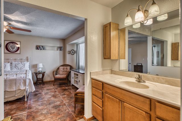 6800 Orphelia Avenue NE, Albuquerque, NM 87109