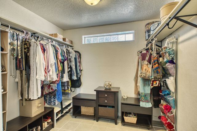 6800 Orphelia Avenue NE, Albuquerque, NM 87109