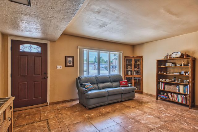6800 Orphelia Avenue NE, Albuquerque, NM 87109