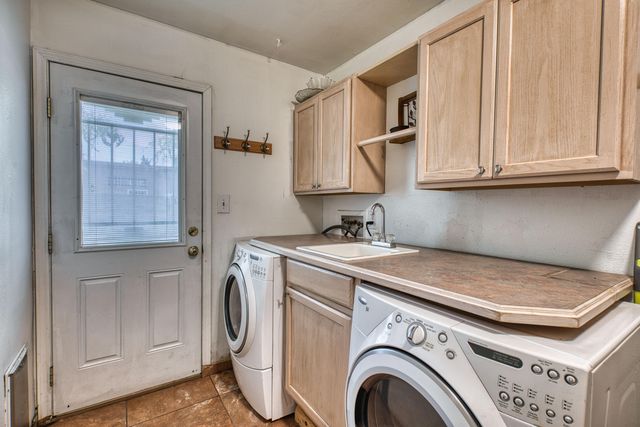 6800 Orphelia Avenue NE, Albuquerque, NM 87109