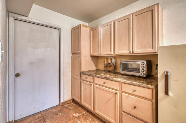 6800 Orphelia Avenue NE, Albuquerque, NM 87109