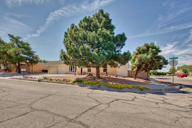 6800 Orphelia Avenue NE, Albuquerque, NM 87109