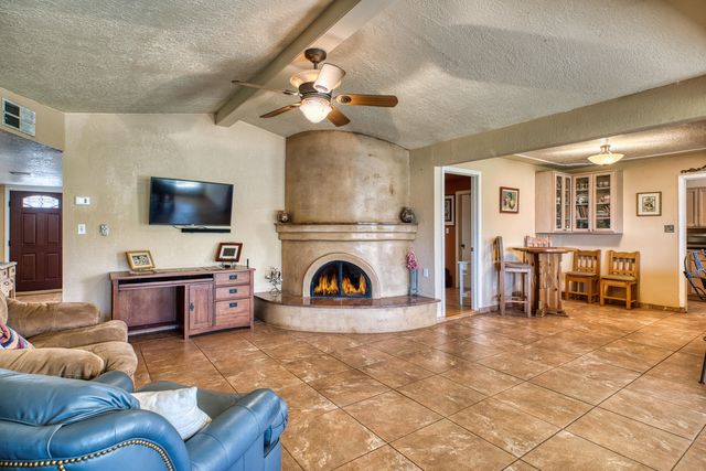 6800 Orphelia Avenue NE, Albuquerque, NM 87109