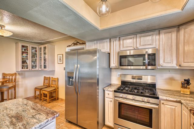 6800 Orphelia Avenue NE, Albuquerque, NM 87109