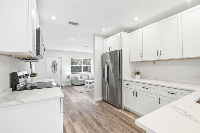 5410 ISABELLA AVENUE, Sarasota, FL 34235