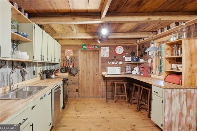 85 Clear Lake Court, Ellijay, GA 30540