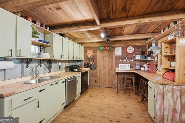 85 Clear Lake Court, Ellijay, GA 30540